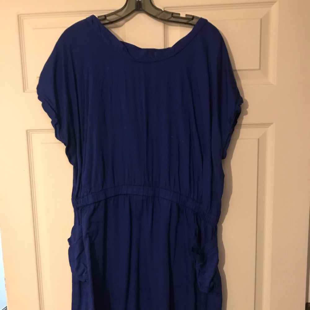 Blue dress with pockets